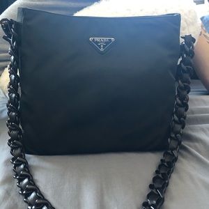 🎊💵2 HOUR SALE 🎉 AUTHENTIC PRADA SHOULDER BAG